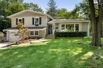 6949 Meadowcrest Drive, Downers Grove, IL 60516 - Photo 2