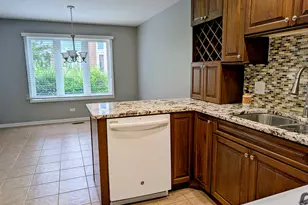 1541 N Kendal Ct, Arlington Heights, IL 60004 - Photo 16