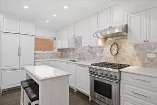 1608 N St Michaels Ct, Chicago, IL 60614 - Photo 18