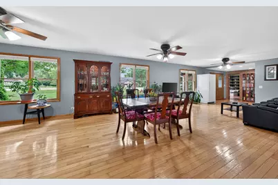 21 S Elmhurst Road, Prospect Heights, IL 60070 - Photo 12
