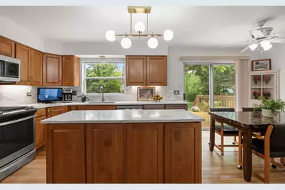 162 Wellington Court, Grayslake, IL 60030 - Photo 10