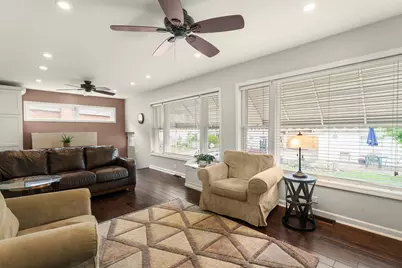 7727 W Berwyn Avenue, Chicago, IL 60656 - Photo 10