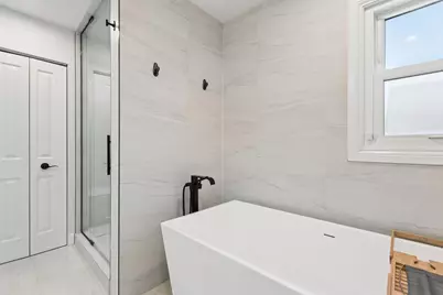 9424 Tripp Avenue, Skokie, IL 60076 - Photo 32