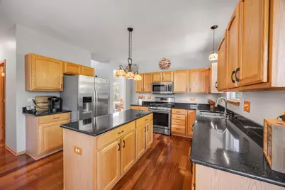 325 Forest Trail, South Elgin, IL 60177 - Photo 4