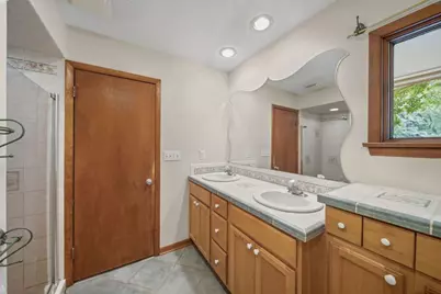 2272 N Circle Drive, Palatine, IL 60067 - Photo 14