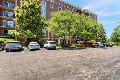 110 N Milwaukee Avenue #303, Wheeling, IL 60090 - Photo 2