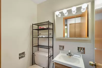 472 W Walnut Avenue, Des Plaines, IL 60016 - Photo 16