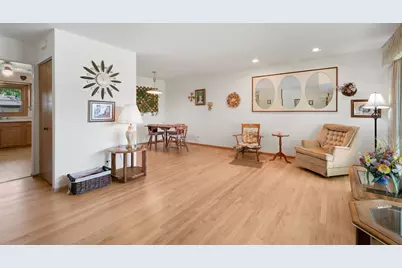 472 W Walnut Avenue, Des Plaines, IL 60016 - Photo 4