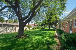 472 W Walnut Ave, Des Plaines, IL 60016 - Photo 28