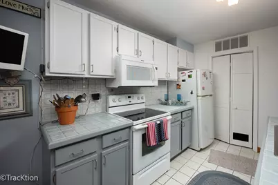 5917 Oakwood Drive #141E, Lisle, IL 60532 - Photo 8