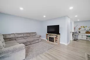 505 Cleveland Ave, Arlington Heights, IL 60005 - Photo 12