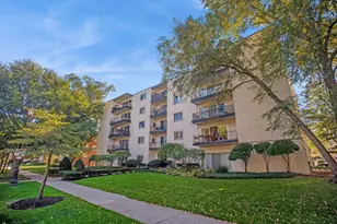 820 Oakton St, Evanston, IL 60202 - Photo 1