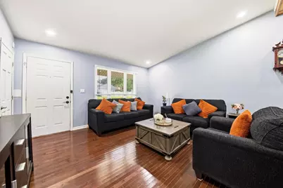 [Address not provided], Streamwood, IL 60107 - Photo 4