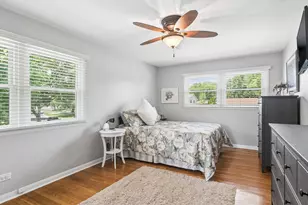 1201 E Barberry Ln, Mount Prospect, IL 60056 - Photo 14