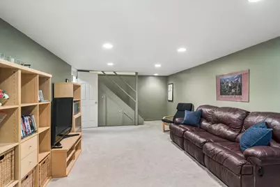 1201 E Barberry Lane, Mount Prospect, IL 60056 - Photo 22
