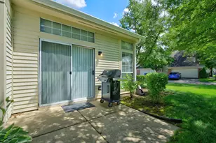 354 Ashford Cir, Bartlett, IL 60103 - Photo 26