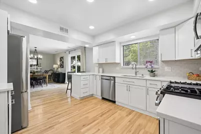 35 Knightsbridge Drive, Mundelein, IL 60060 - Photo 6