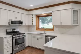 21W728 McCarron Rd, Glen Ellyn, IL 60137 - Photo 10