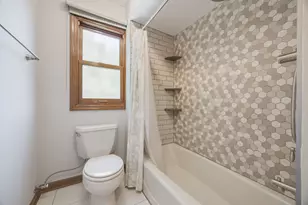 21W728 McCarron Rd, Glen Ellyn, IL 60137 - Photo 24