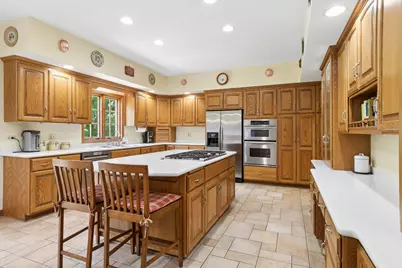 130 N Buckingham Drive, Sugar Grove, IL 60554 - Photo 10