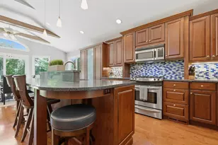 689 Timber Hill Rd, Deerfield, IL 60015 - Photo 10