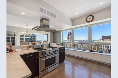 800 N Michigan Avenue #4703, Chicago, IL 60611 - Photo 18