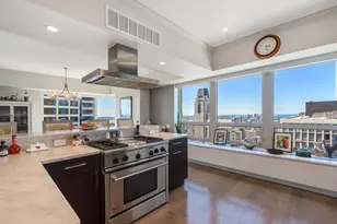 800 N Michigan Ave, Chicago, IL 60611 - Photo 18