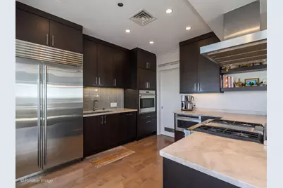 800 N Michigan Avenue #4703, Chicago, IL 60611 - Photo 16