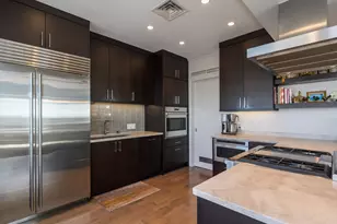 800 N Michigan Ave, Chicago, IL 60611 - Photo 16