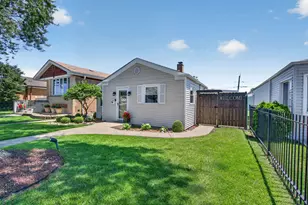6109 S Neenah Ave, Chicago, IL 60638 - Photo 2