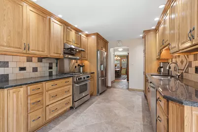7933 Glen Lane, Darien, IL 60561 - Photo 10