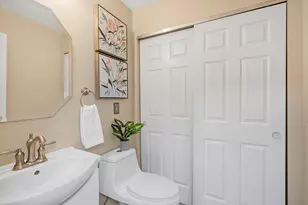 896 Cherry Creek Dr, Grayslake, IL 60030 - Photo 12