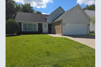 212 N Walnut Lane N, Schaumburg, IL 60194 - Photo 1