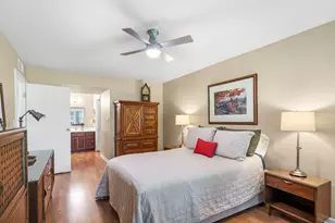 2 Oak Brook Club Dr, Oak Brook, IL 60523 - Photo 8