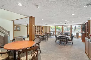 2 Oak Brook Club Dr, Oak Brook, IL 60523 - Photo 28