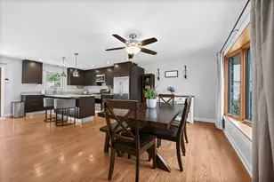 10S520 Havens Dr, Downers Grove, IL 60516 - Photo 6