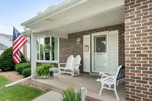 539 Hamilton Ave, Westmont, IL 60559 - Photo 4