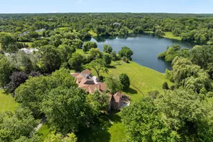419 Caesar Dr, Barrington Hills, IL 60010 - Photo 1