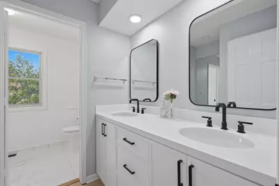 1623 W Bray Court, Arlington Heights, IL 60005 - Photo 20