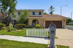 1623 W Bray Ct, Arlington Heights, IL 60005 - Photo 1