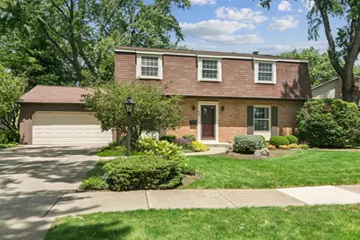 562 E Carpenter Drive, Palatine, IL 60074 - Photo 1