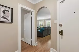 7358 N Damen Ave, Chicago, IL 60645 - Photo 4