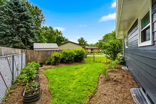 1978 N Fork Cir, Elgin, IL 60123 - Photo 40