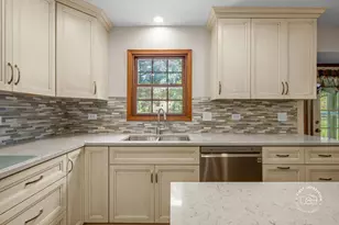 2412 Barkdoll Rd, Naperville, IL 60565 - Photo 6