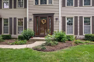2412 Barkdoll Rd, Naperville, IL 60565 - Photo 2