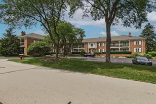 1528 Shire Cir, Inverness, IL 60067 - Photo 2