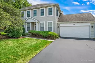 1949 Blackberry Ln, Hoffman Estates, IL 60169 - Photo 1