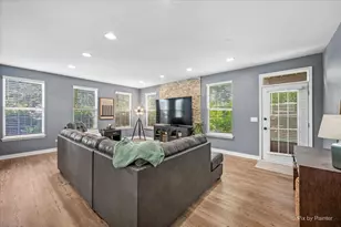 1949 Blackberry Ln, Hoffman Estates, IL 60169 - Photo 6