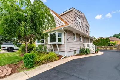 537 N Walnut Street, Elmhurst, IL 60126 - Photo 2