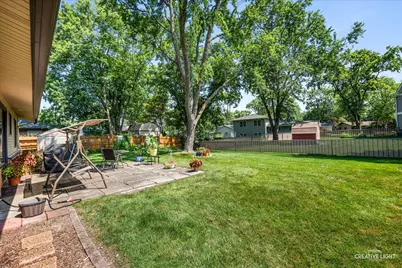 945 Victoria Lane, Elk Grove Village, IL 60007 - Photo 18